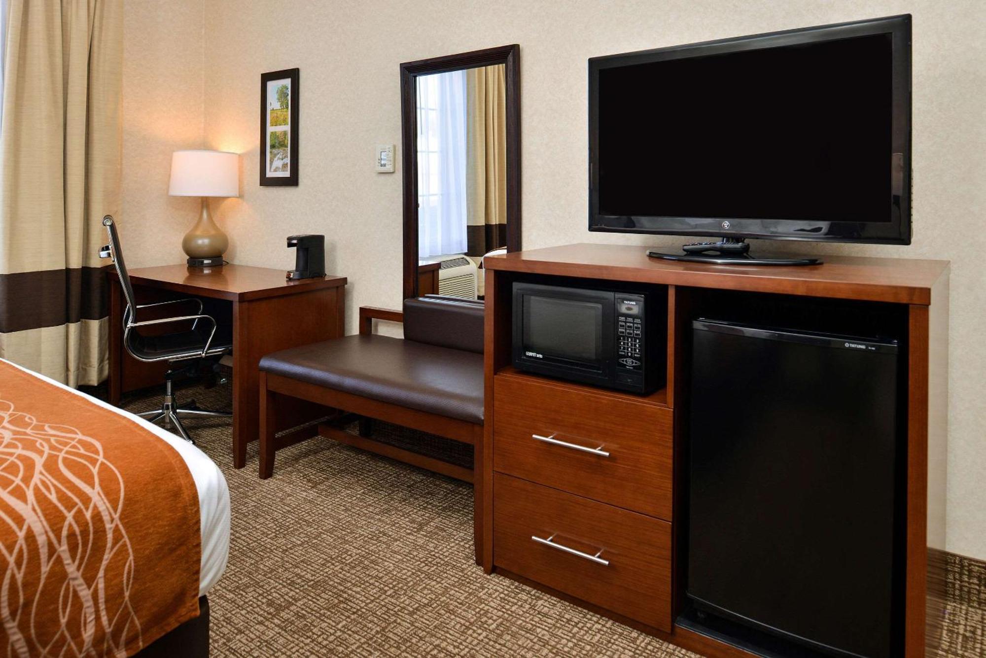 Comfort Inn & Suites Madison North Deforest Dış mekan fotoğraf