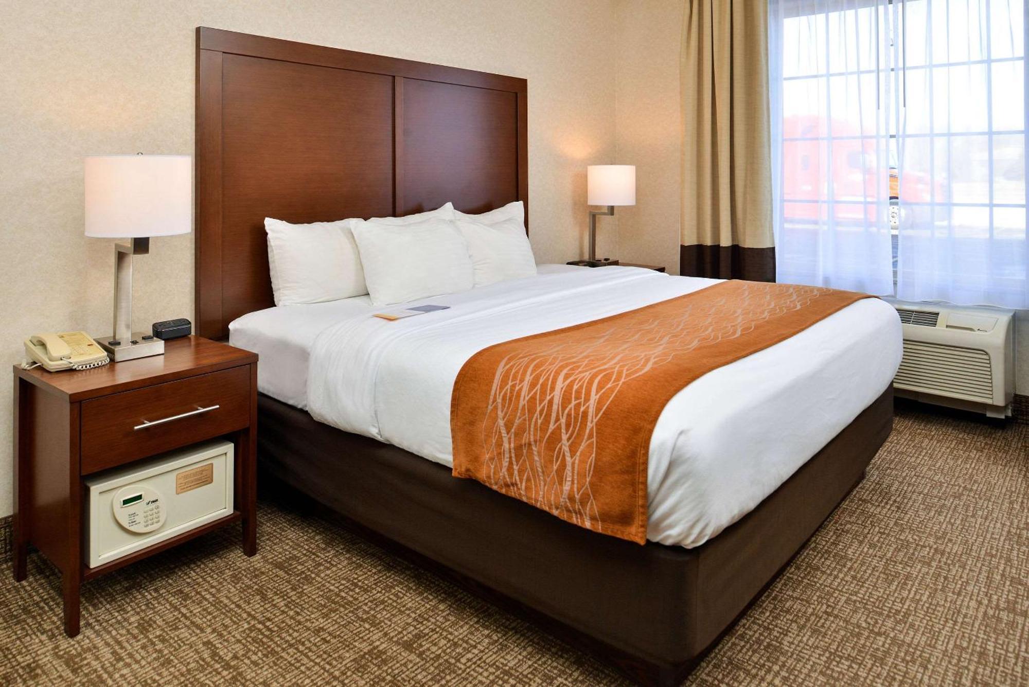 Comfort Inn & Suites Madison North Deforest Dış mekan fotoğraf