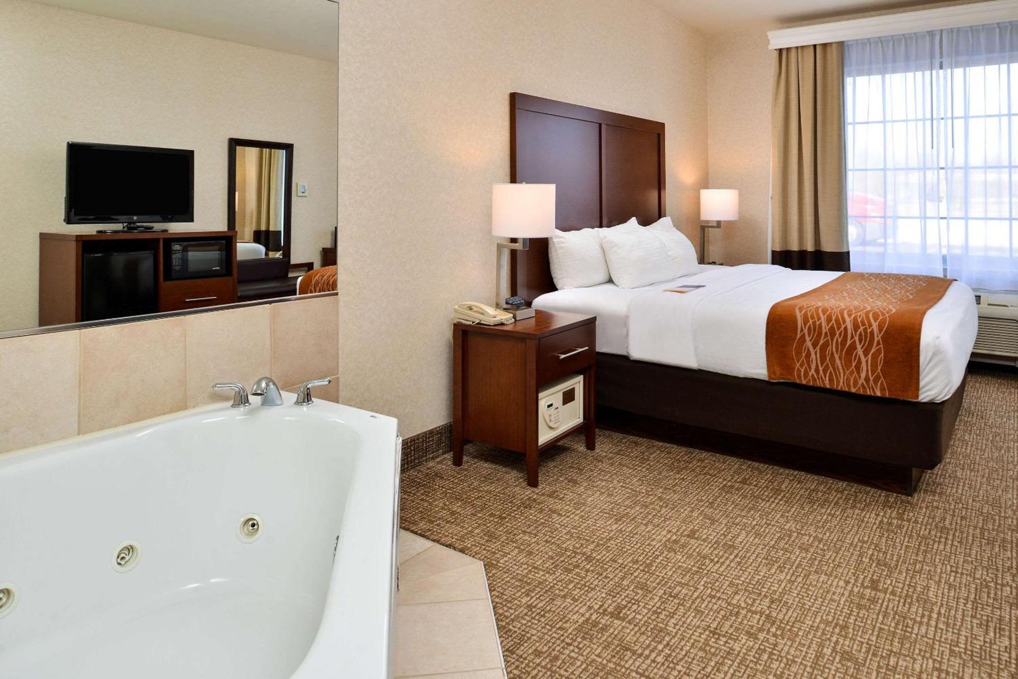 Comfort Inn & Suites Madison North Deforest Dış mekan fotoğraf