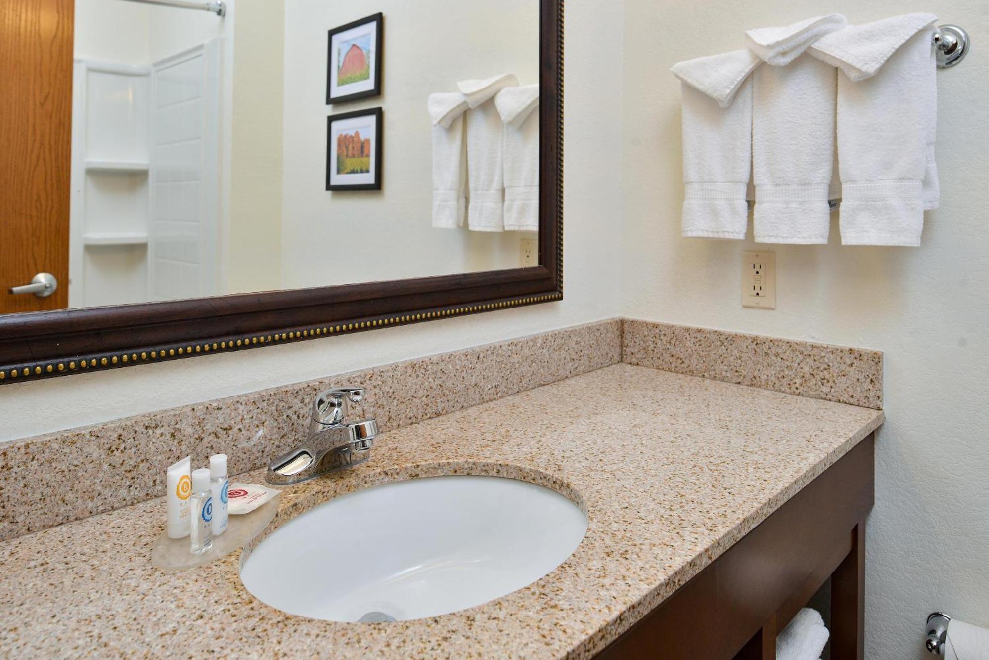 Comfort Inn & Suites Madison North Deforest Dış mekan fotoğraf