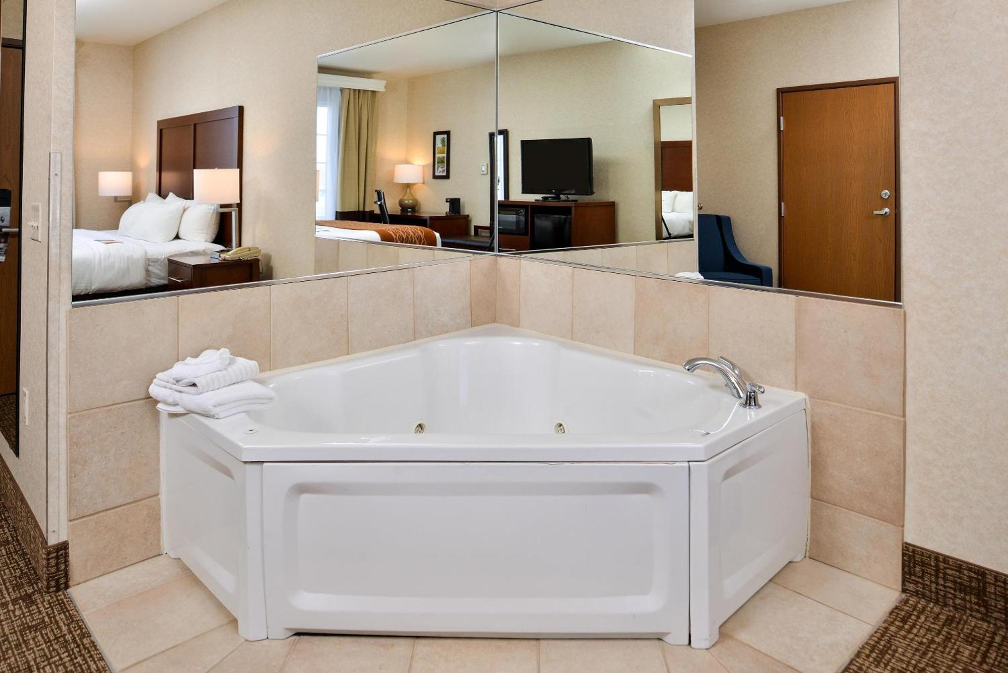 Comfort Inn & Suites Madison North Deforest Dış mekan fotoğraf