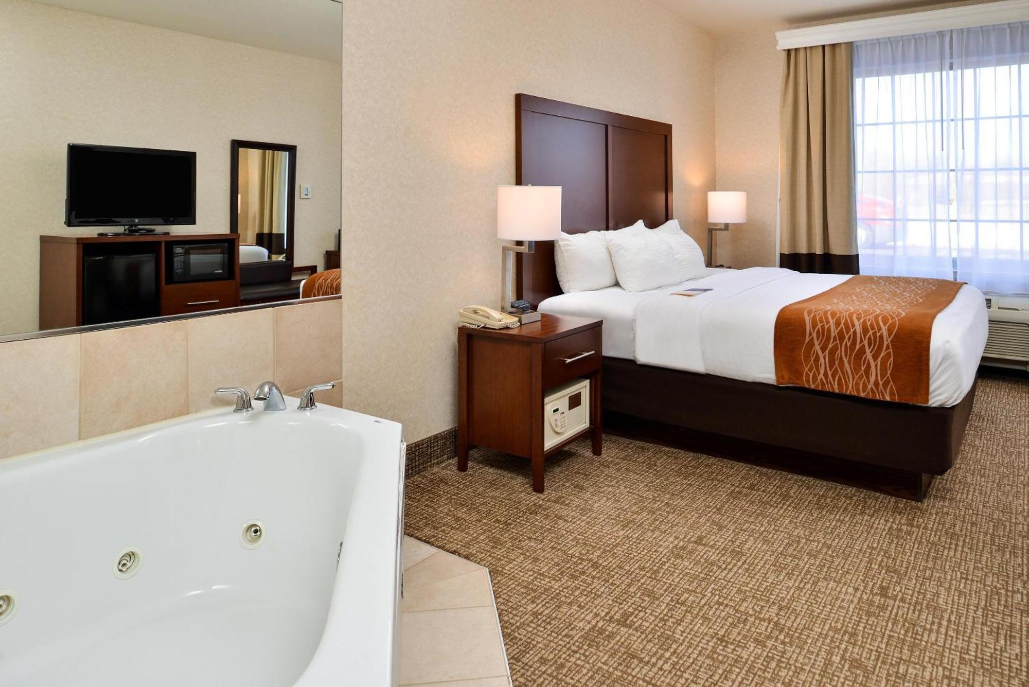 Comfort Inn & Suites Madison North Deforest Dış mekan fotoğraf
